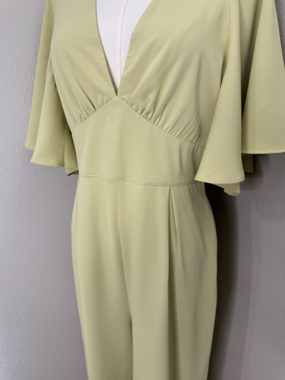 MULLA Pistachio Yellow Jumpsuit NWT Wide Leg Flutter Sleeve Open Back M - Picture 2 of 11